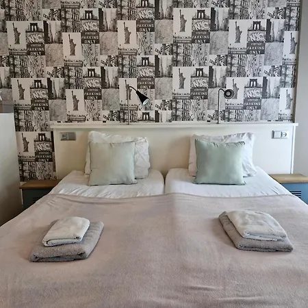 Bed & Breakfast Insulinde Den Haag