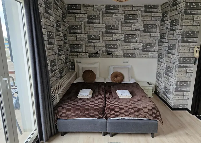 Insulinde 3* La Haye