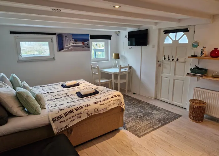 Insulinde デン・ハーグ